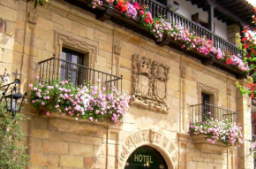 Отель Hotel Museo Los Infantes  Сантильяна-Дель-Мар